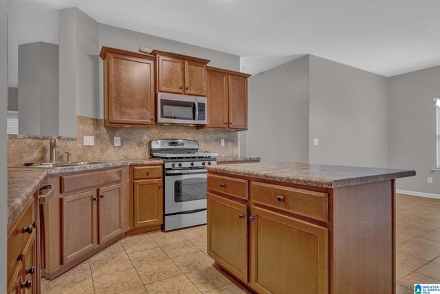 208 CREEKSIDE COURT, Pelham, AL 35124