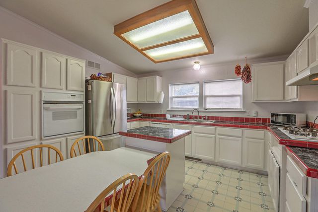 115 Casey Jones Place, Albuquerque, NM 87113