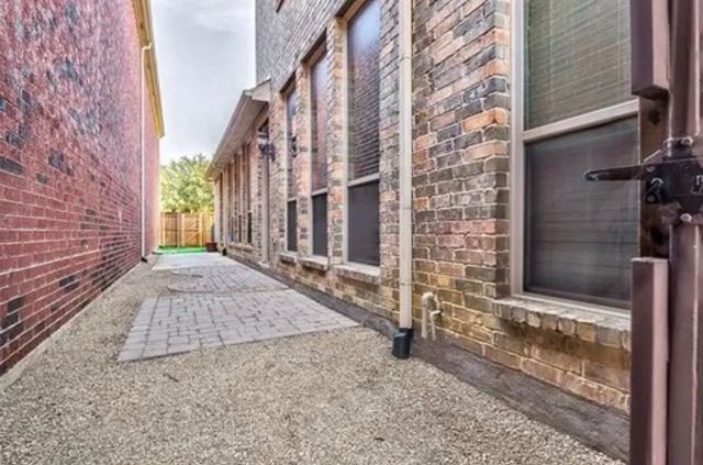 228 Wallington Way, Lewisville, TX 75067