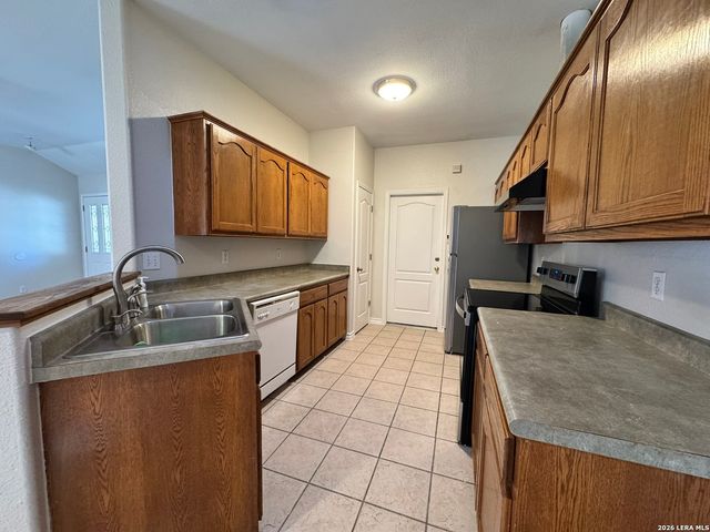 2038 Bentwood, New Braunfels, TX 78130