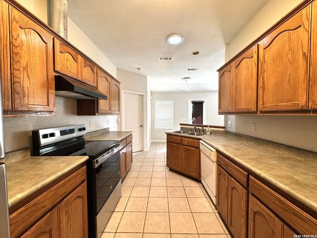 2038 Bentwood, New Braunfels, TX 78130