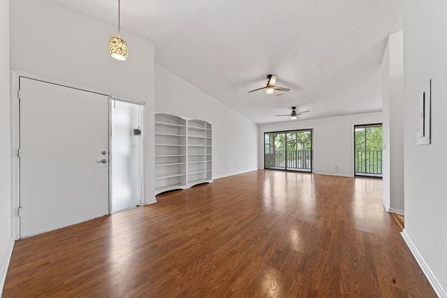 18 Talavera Ct 18, St Augustine, FL 32086