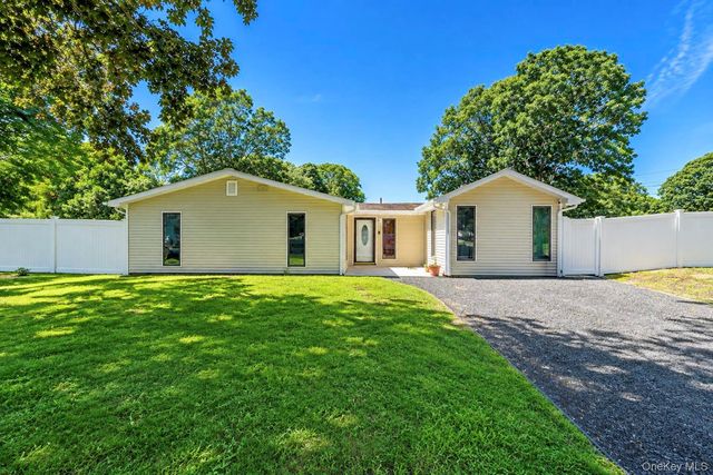 10 Helene Drive, Shirley, NY 11967