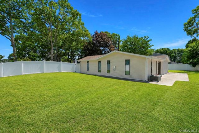 10 Helene Drive, Shirley, NY 11967
