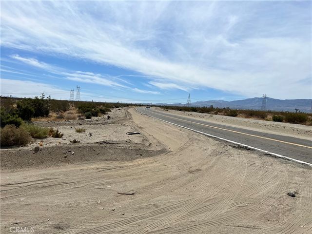2 Sandstone Road, Phelan, CA 92301