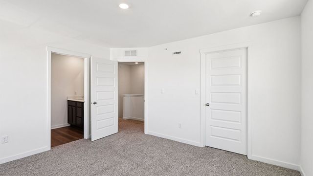 559 Yosemite Way, Mundelein, IL 60060