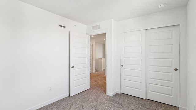 559 Yosemite Way, Mundelein, IL 60060