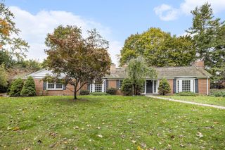 1734 Embury Road, Kalamazoo City, MI 49008