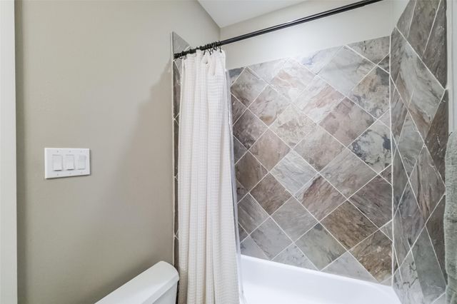 166 Reinicke Street, Houston, TX 77007