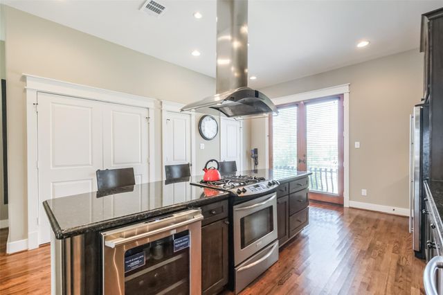 166 Reinicke Street, Houston, TX 77007