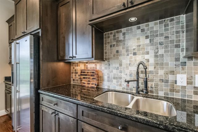 166 Reinicke Street, Houston, TX 77007