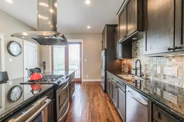 166 Reinicke Street, Houston, TX 77007