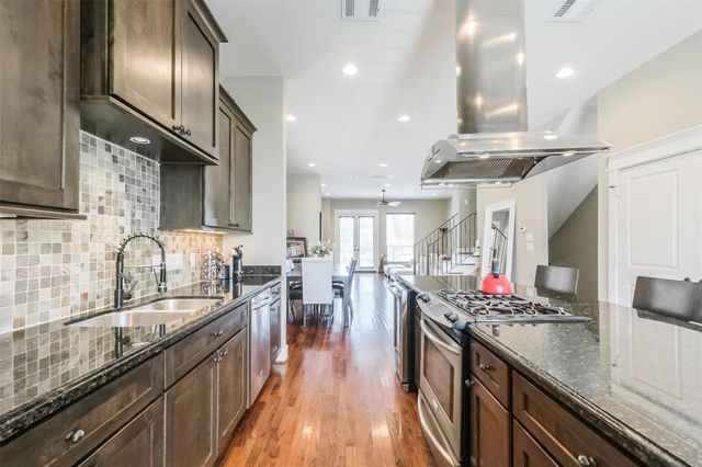 166 Reinicke Street, Houston, TX 77007