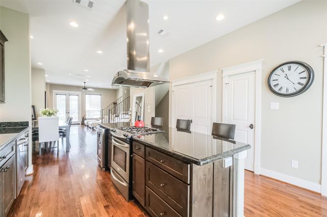 166 Reinicke Street, Houston, TX 77007