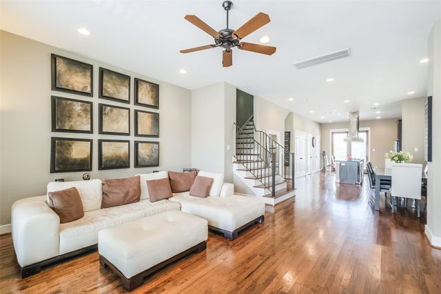 166 Reinicke Street, Houston, TX 77007