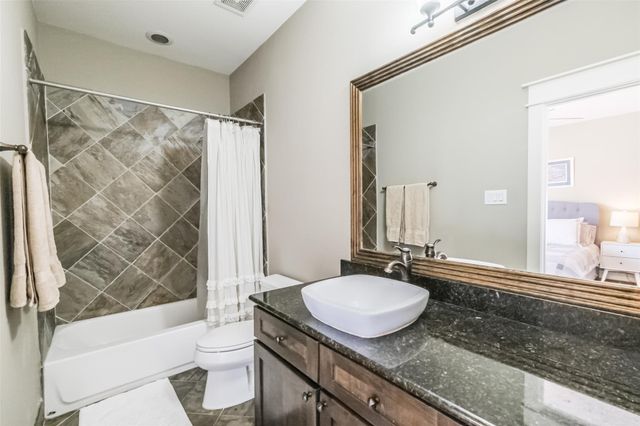 166 Reinicke Street, Houston, TX 77007