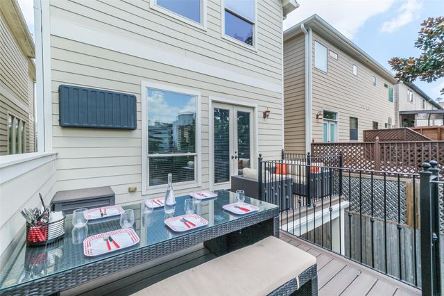 166 Reinicke Street, Houston, TX 77007