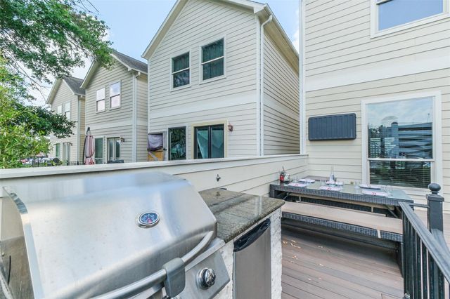 166 Reinicke Street, Houston, TX 77007