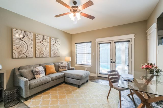 166 Reinicke Street, Houston, TX 77007