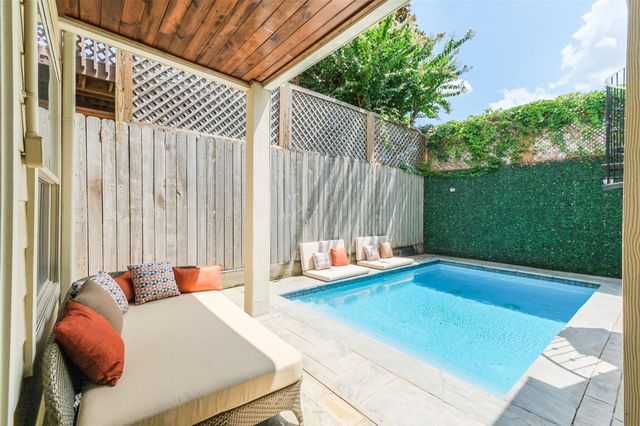 166 Reinicke Street, Houston, TX 77007