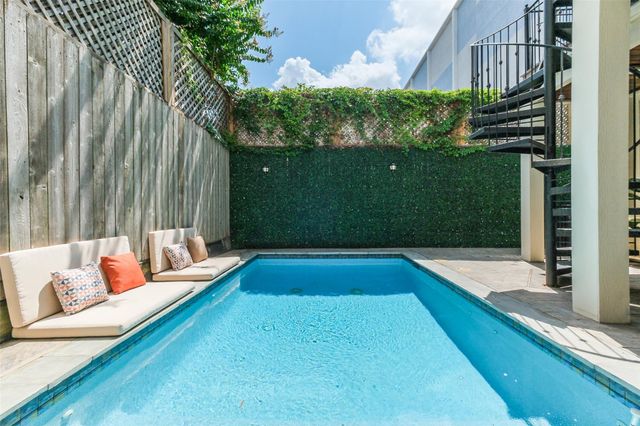 166 Reinicke Street, Houston, TX 77007