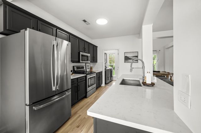 2712 Eastland Ave, Nashville, TN 37206