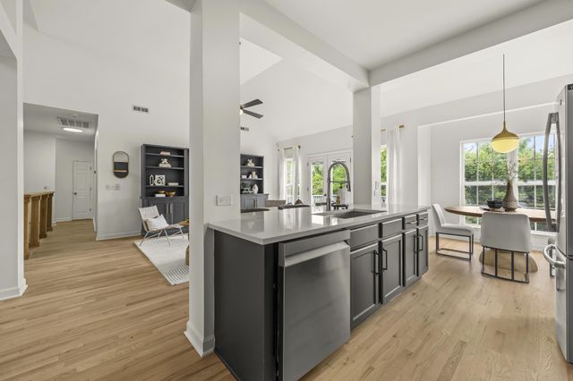 2712 Eastland Ave, Nashville, TN 37206