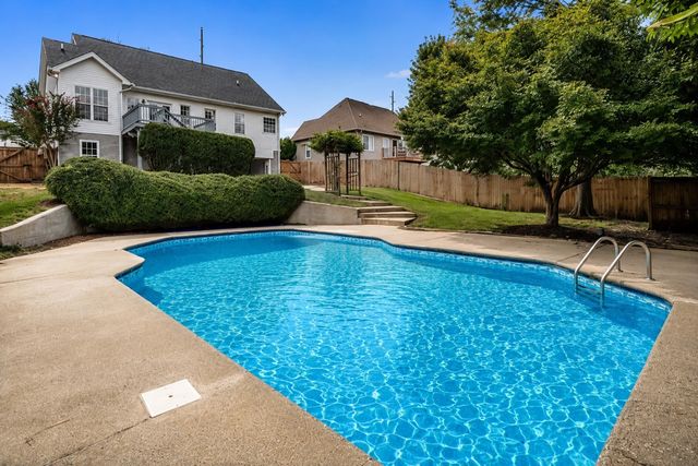 2712 Eastland Ave, Nashville, TN 37206