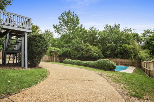 2712 Eastland Ave, Nashville, TN 37206