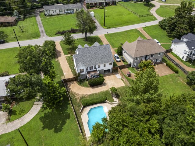 2712 Eastland Ave, Nashville, TN 37206