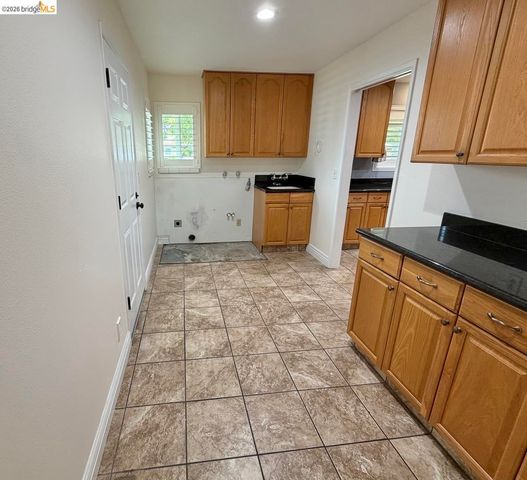 395 North AVE, Turlock, CA 95382