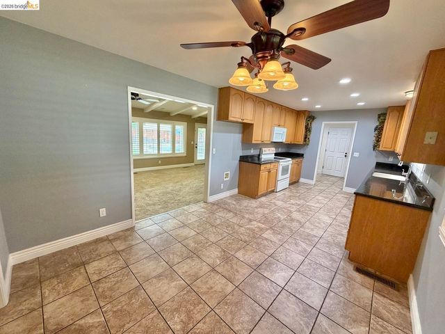 395 North AVE, Turlock, CA 95382