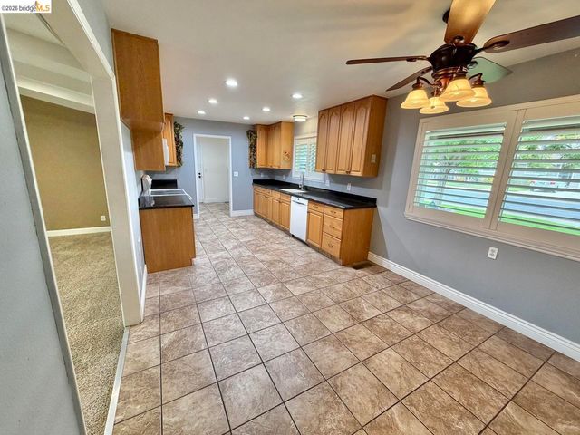 395 North AVE, Turlock, CA 95382