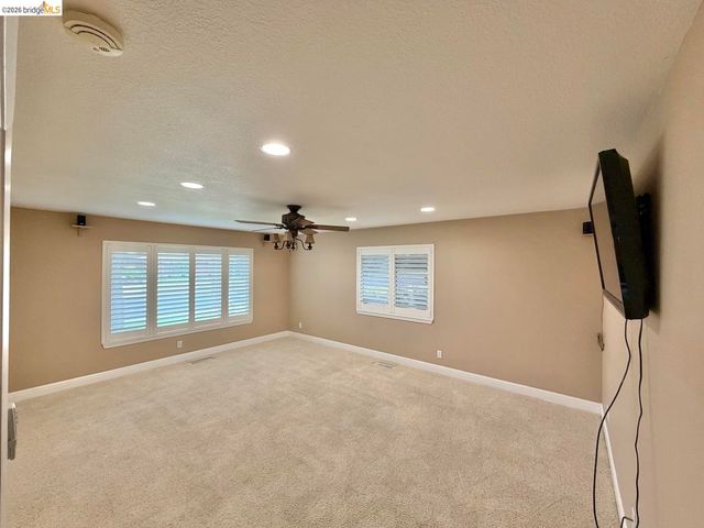 395 North AVE, Turlock, CA 95382