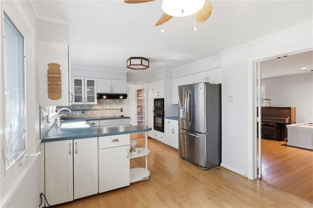 58 Landsdowne Lane, Pittsford, NY 14618