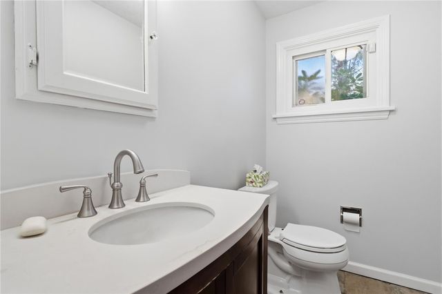 58 Landsdowne Lane, Pittsford, NY 14618