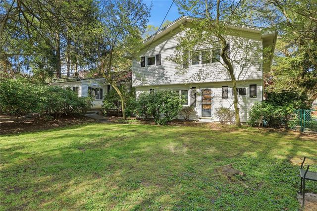58 Landsdowne Lane, Pittsford, NY 14618