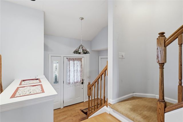 58 Landsdowne Lane, Pittsford, NY 14618