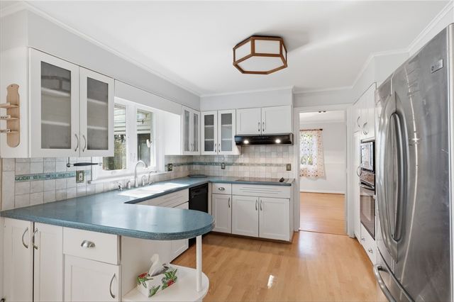 58 Landsdowne Lane, Pittsford, NY 14618