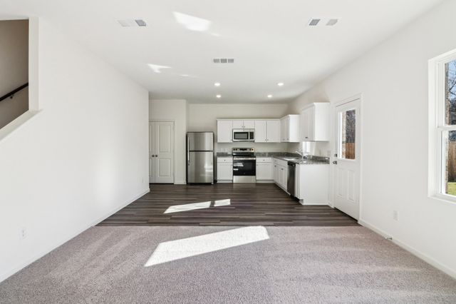 177 Snowdrop Avenue, La Vergne, TN 37086