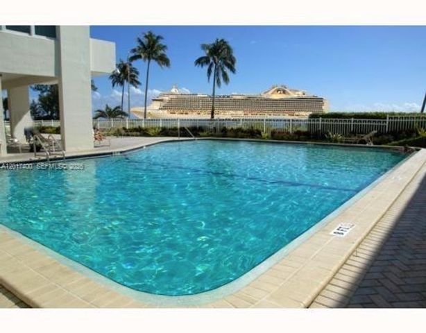 2100 S OCEAN DR 10B, Fort Lauderdale, FL 33316
