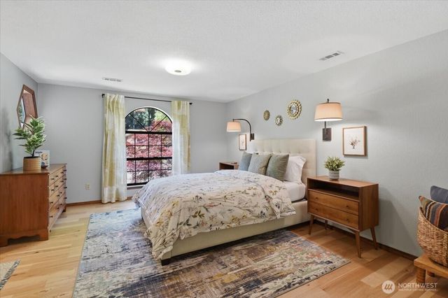 1610 202nd Place SW, Lynnwood, WA 98036