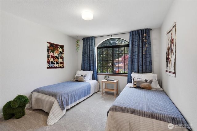 1610 202nd Place SW, Lynnwood, WA 98036