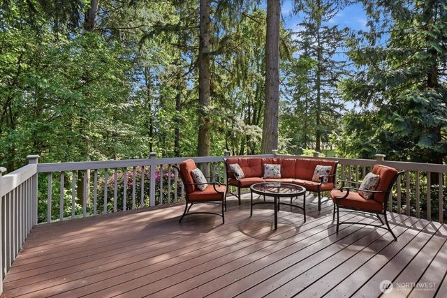 1610 202nd Place SW, Lynnwood, WA 98036