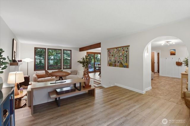 1610 202nd Place SW, Lynnwood, WA 98036