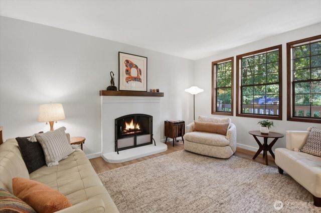 1610 202nd Place SW, Lynnwood, WA 98036