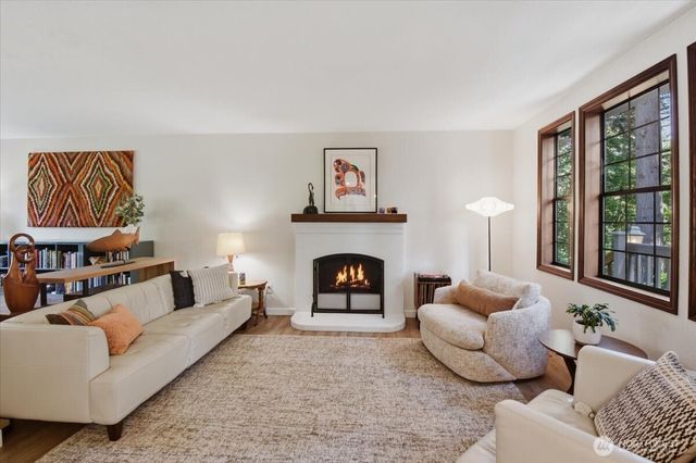 1610 202nd Place SW, Lynnwood, WA 98036