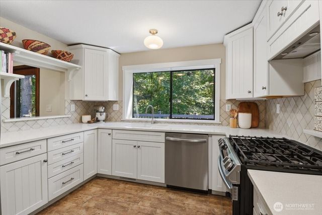 1610 202nd Place SW, Lynnwood, WA 98036