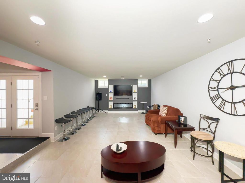 Image 70 of property listing at 6609 CHATHAM PARK DR, Brandywine, MD 20613