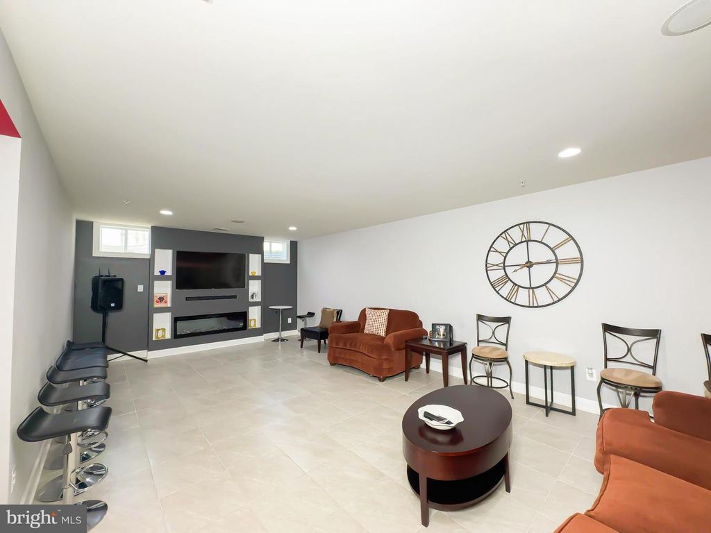 Image 71 of property listing at 6609 CHATHAM PARK DR, Brandywine, MD 20613